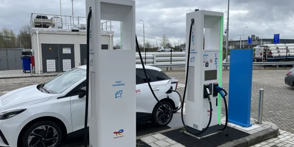 Fast chargers / charging stations image